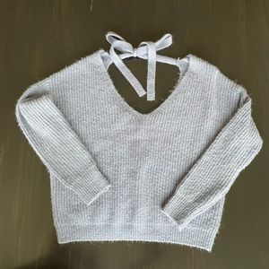 V-neck & V-back tie back sweater. M